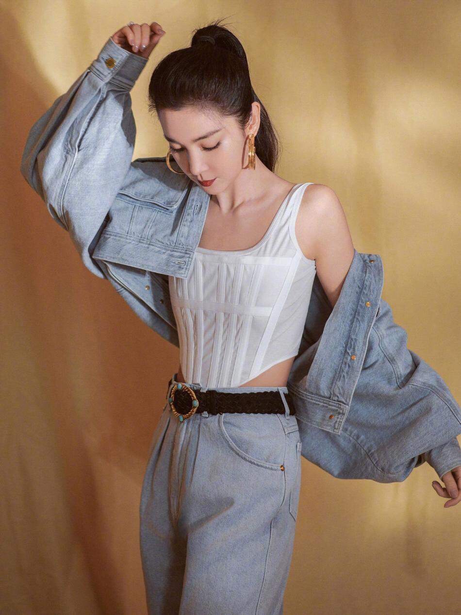 李冰冰放肆穿衣挑战,李冰冰穿格子西装秀好身材