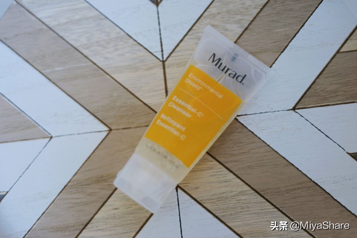 适合干敏皮洗卸合一的大牌洁面,适合干敏痘肌的洁面