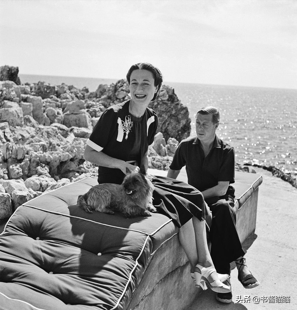 英国王室的劫——美国女人：为何水晶宫被烧，沃利斯却成功三婚？