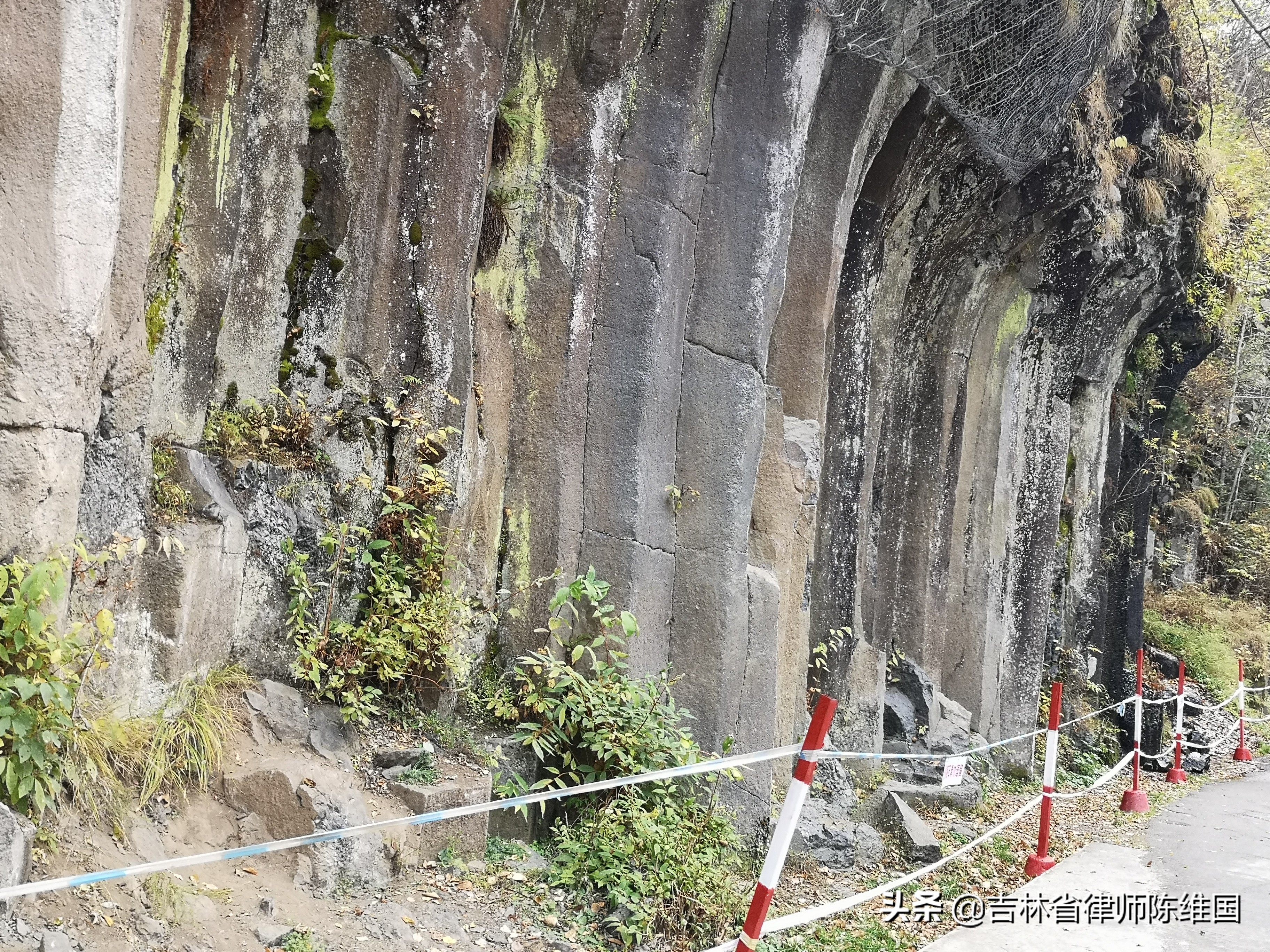 奇石碧水望天鹅－国庆游记之三