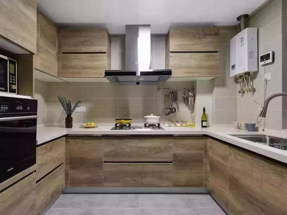 烤漆板材和防火板哪个好,防火板模压板和烤漆板的区别