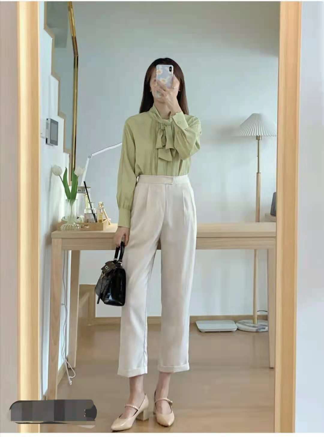 夏天米白色上衣配什么颜色裤子,白色小香风上衣搭配什么裤子好看