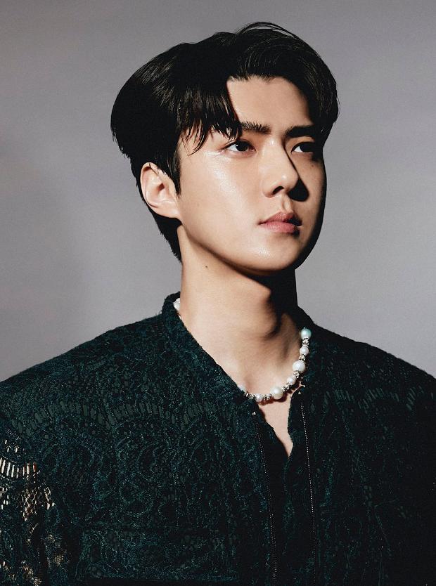 难为EXO的cody了！能找到这么多怪衣服，*钟金**仁用脸消化乞丐装