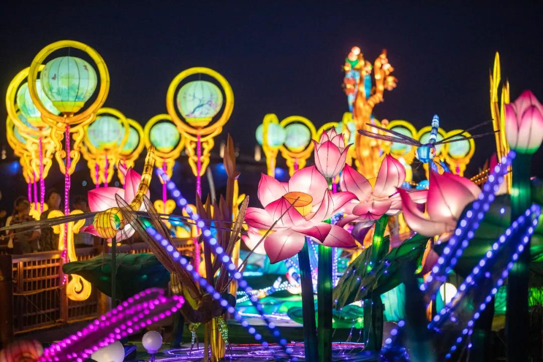 穿汉服赏花灯猜灯谜,苏州周庄古镇汉服