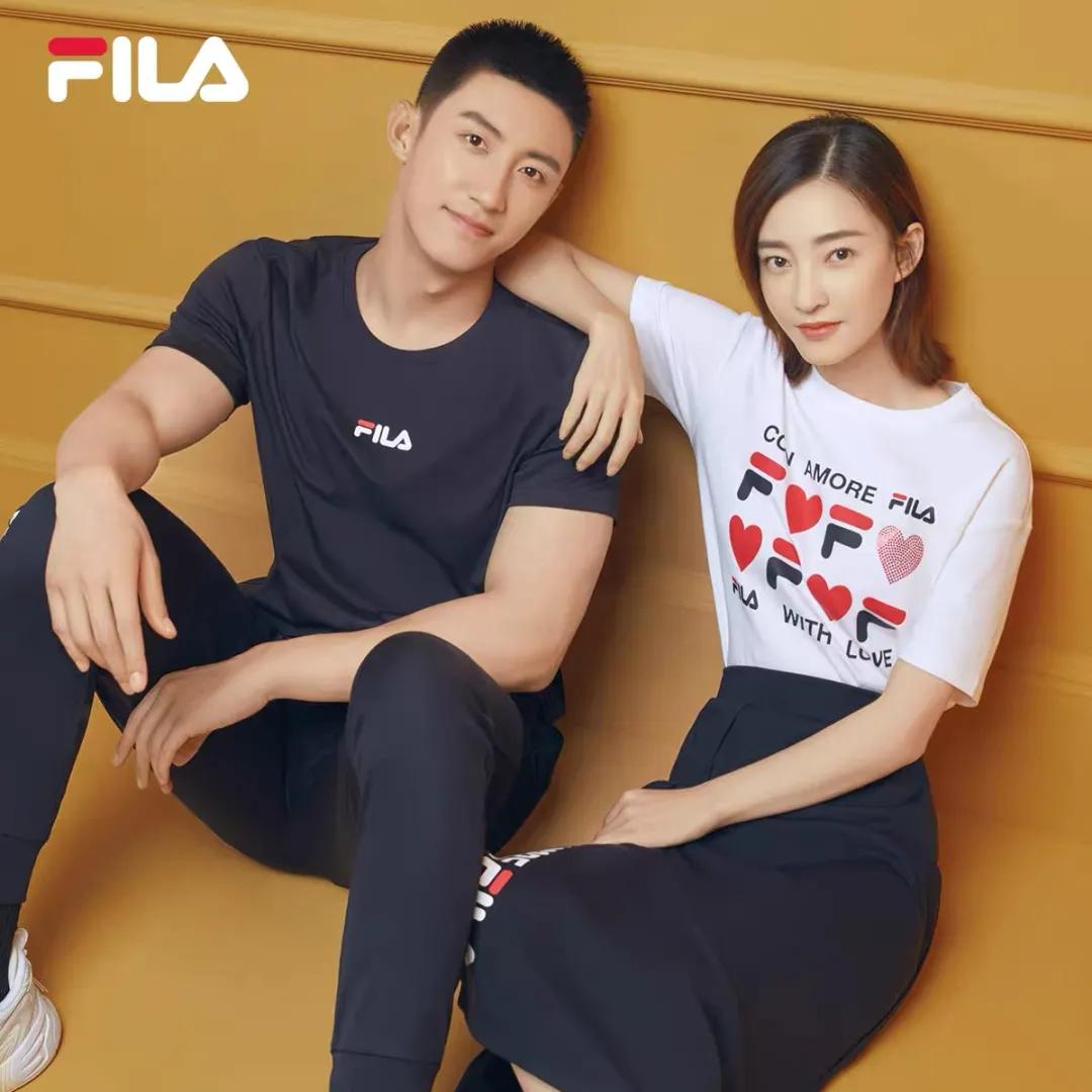 点击开启520心意臻选清单！BALENCIAGA爱心T还是PANDORA手链？