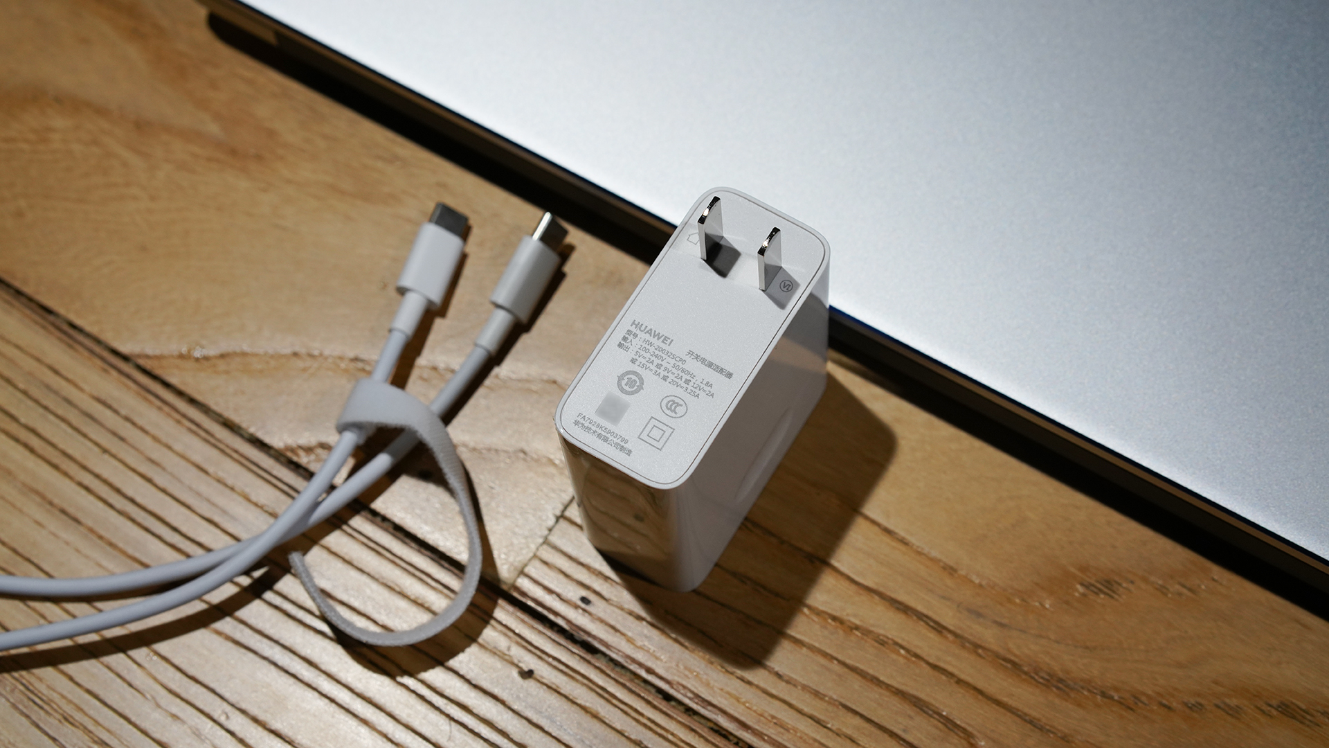 荣耀4000左右的手机全面屏 (荣耀新本高配)