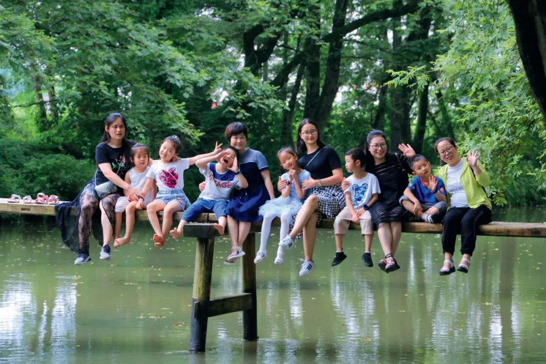 榛勫北鍑屼簯璁茶瘽瑙嗛,榛勫北甯傚涔﹁鍑屼簯