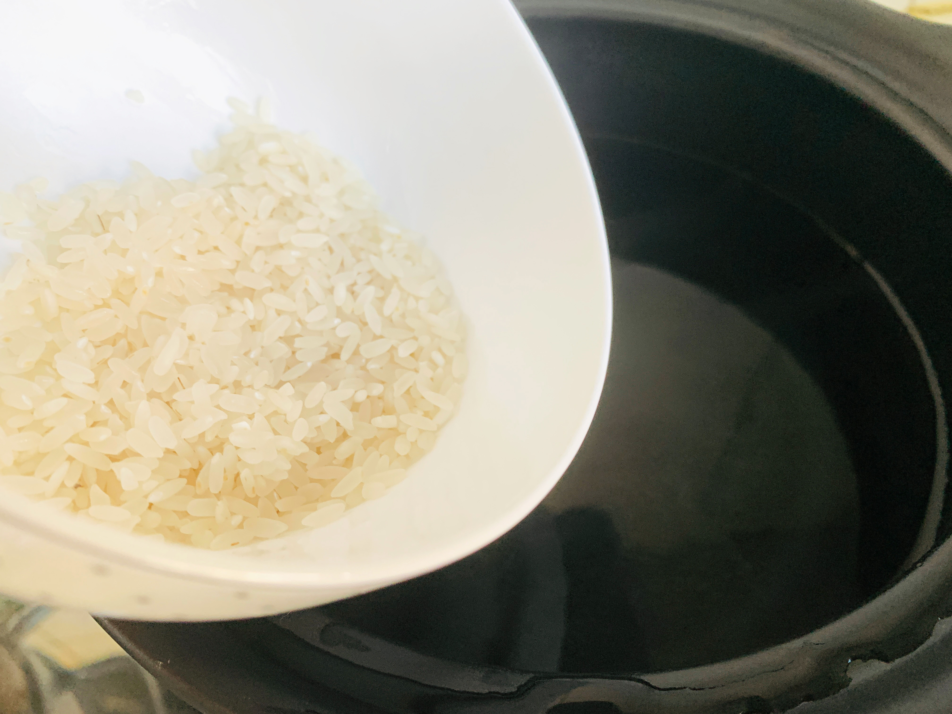 新砂锅第一次怎么用才不开裂,新买的砂锅怎么开锅防裂