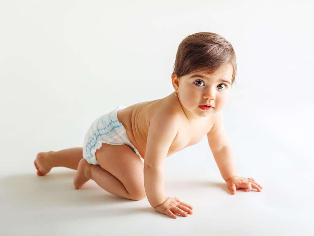 纸尿裤影响腿型?别乱“甩锅”,真正影响娃身体的是它