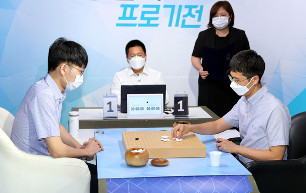 杨鼎新vs申真谞三星杯棋谱,许浩鋐战胜申真谞棋谱