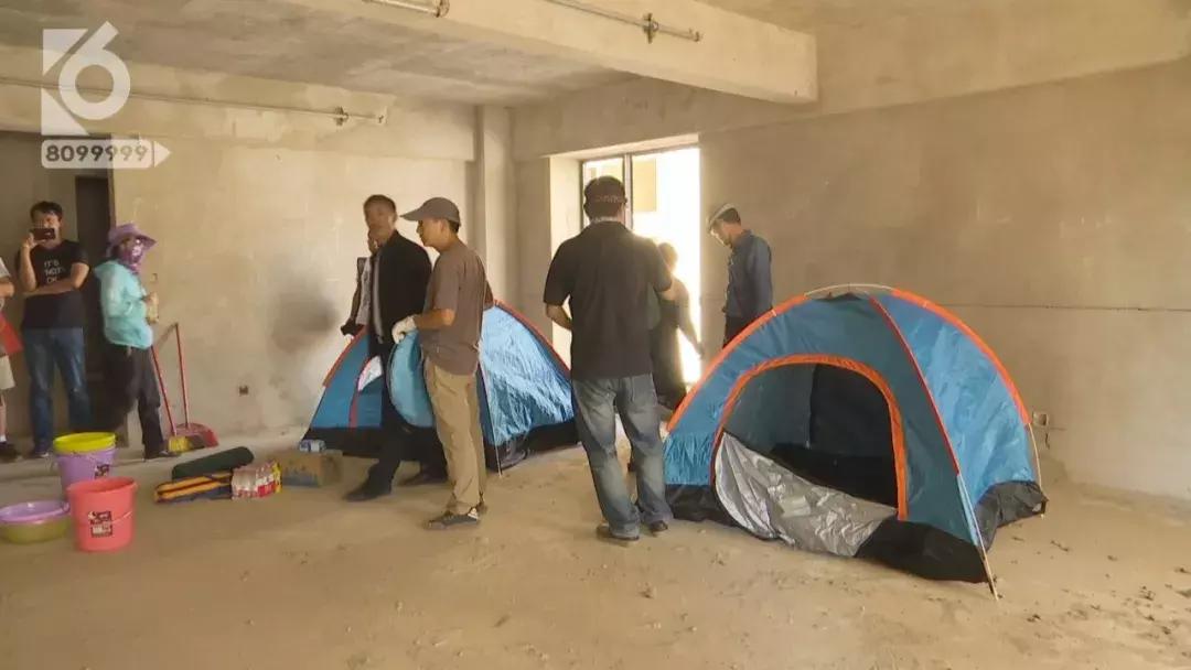 接不到房，汇都国际业主无奈“另类”入住