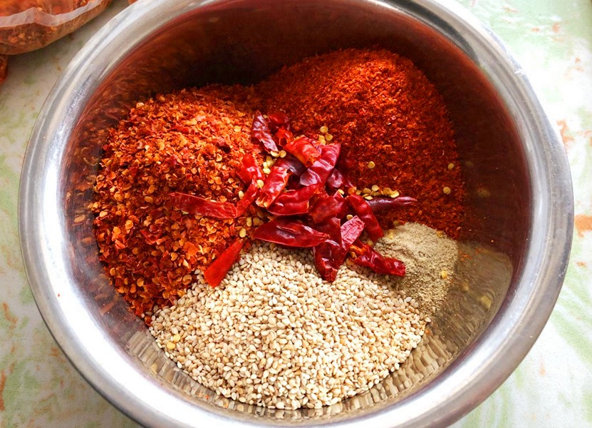 炸辣椒油发现油少了可以中途加吗,炸辣椒油不够能二次加油吗