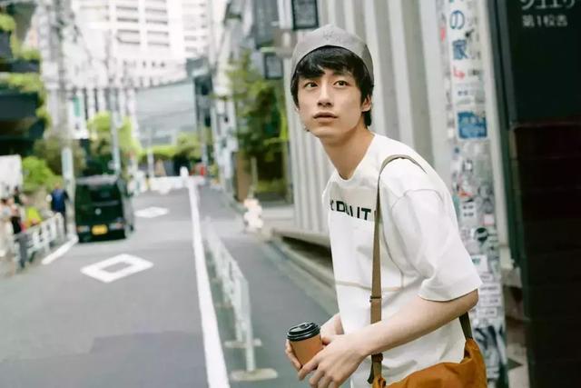 夏天清爽的男生,夏天清新日系男生