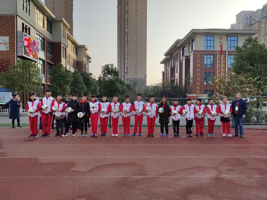 六安市梅山路小学女子足球队,梅山路小学足球赛