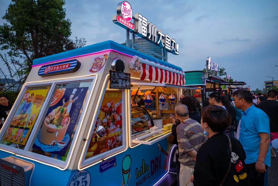 浙江宝藏城市,浙江绍兴夜市美食一条街