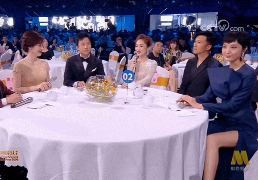 大湾区王菲出场谢霆锋表现,大湾区晚会谢霆锋王菲同台了吗