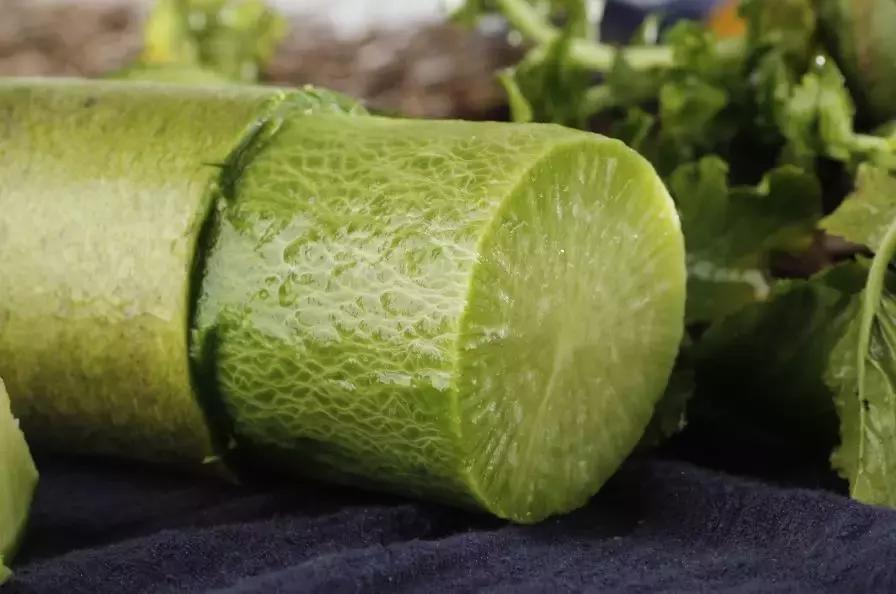 天津特色美食天津煎饼果子 (天津风味小吃三绝)