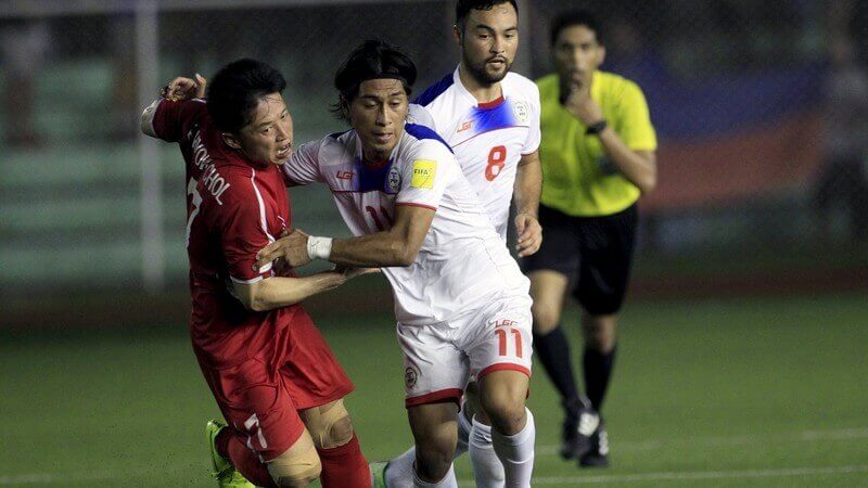 国足不敌一个县级球队,国足0-3不敌韩国阻挡进攻