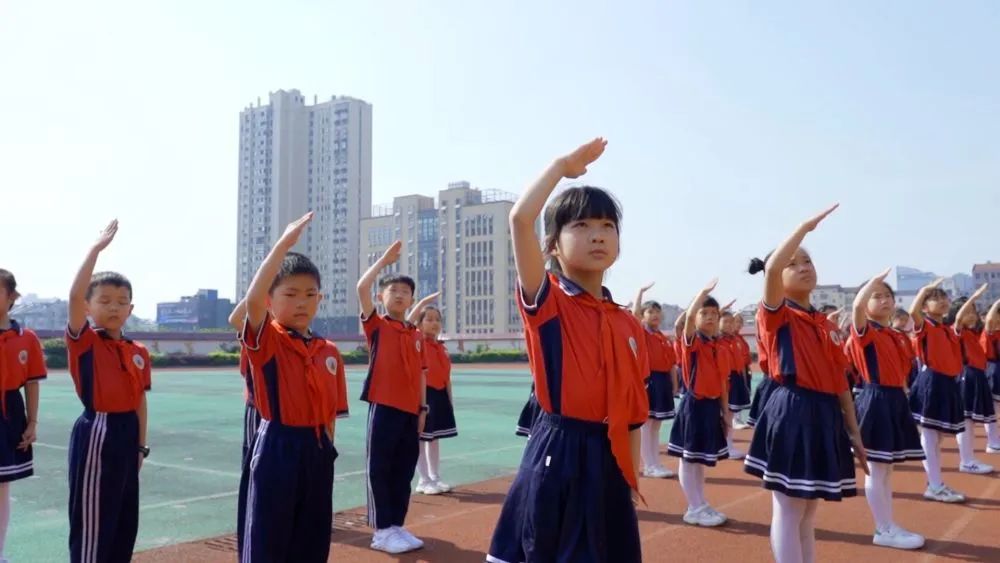 春天的画儿童燕子,春天的画儿童绘本