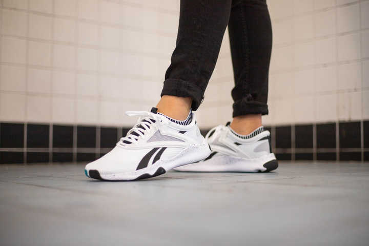 reebok锐步鞋纯黑色,锐步reebok篮球鞋怎么样