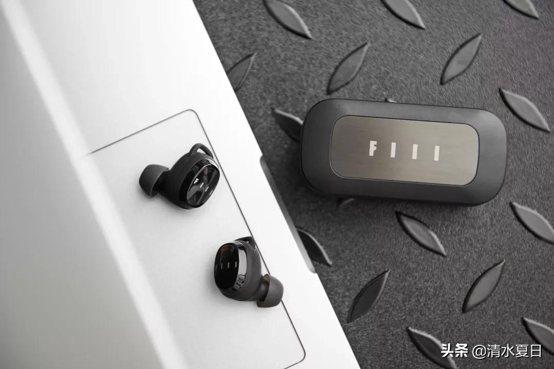 汪峰老师代言的耳机怎么样,汪峰耳机到底好不好