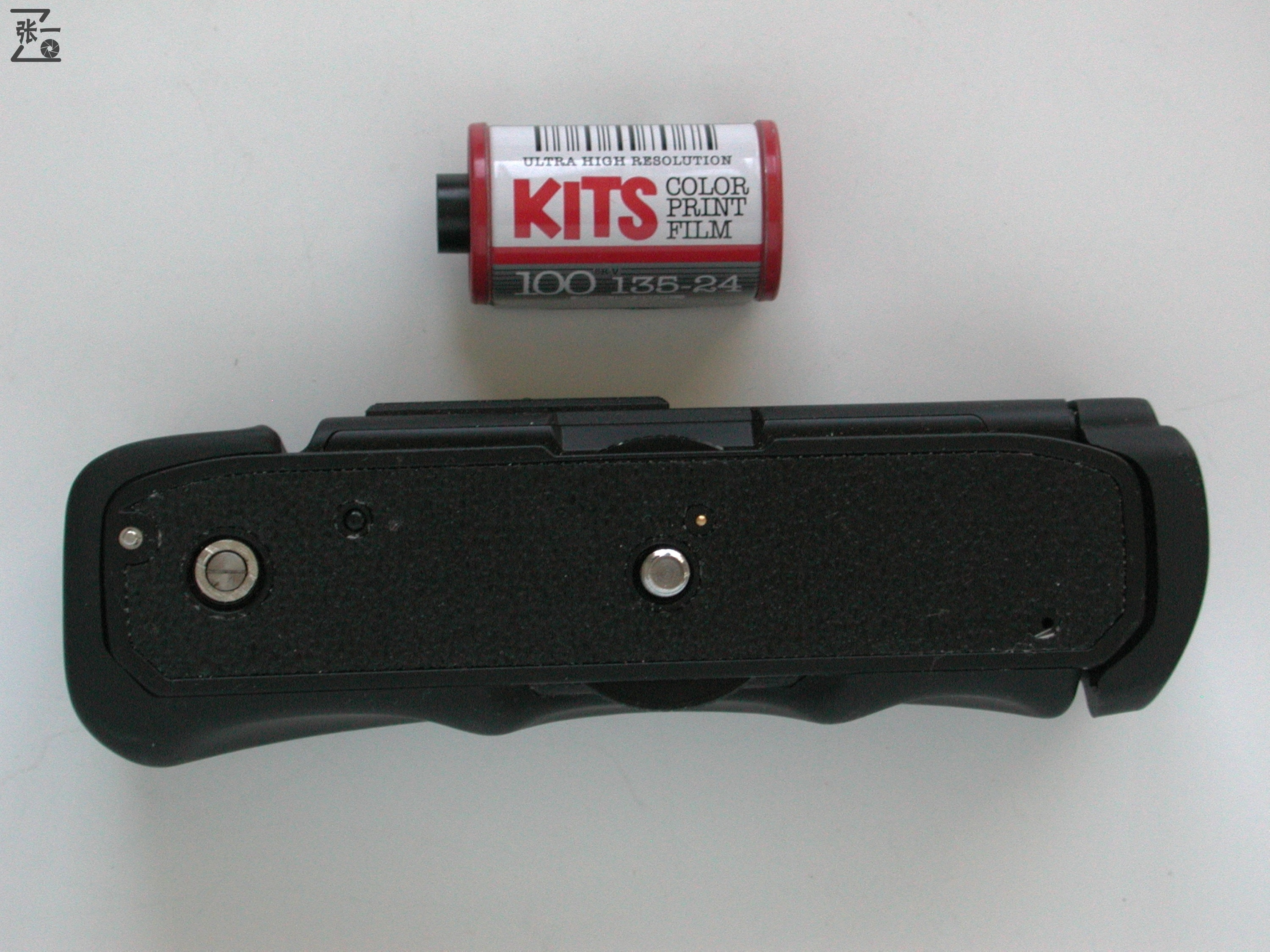 上海海鸥为美国贴牌生产的PhoenixP-5000单反相机