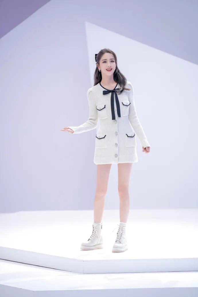 什么款式的马丁靴春夏秋冬都百搭,小个子增高马丁靴新款百搭时尚