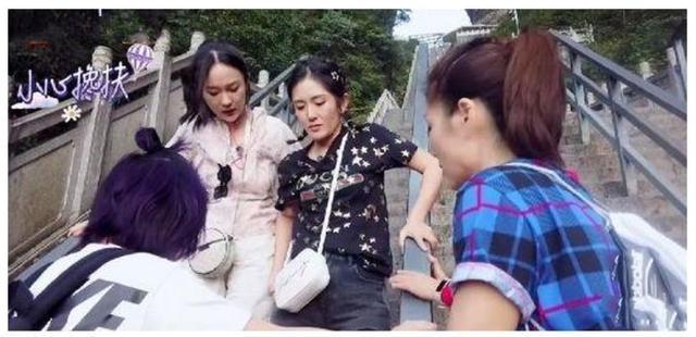 谢娜天门山摔倒,谢娜张家界摔倒图片