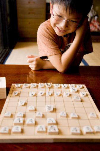 小孩几岁会下棋,孩子几岁适合学下棋