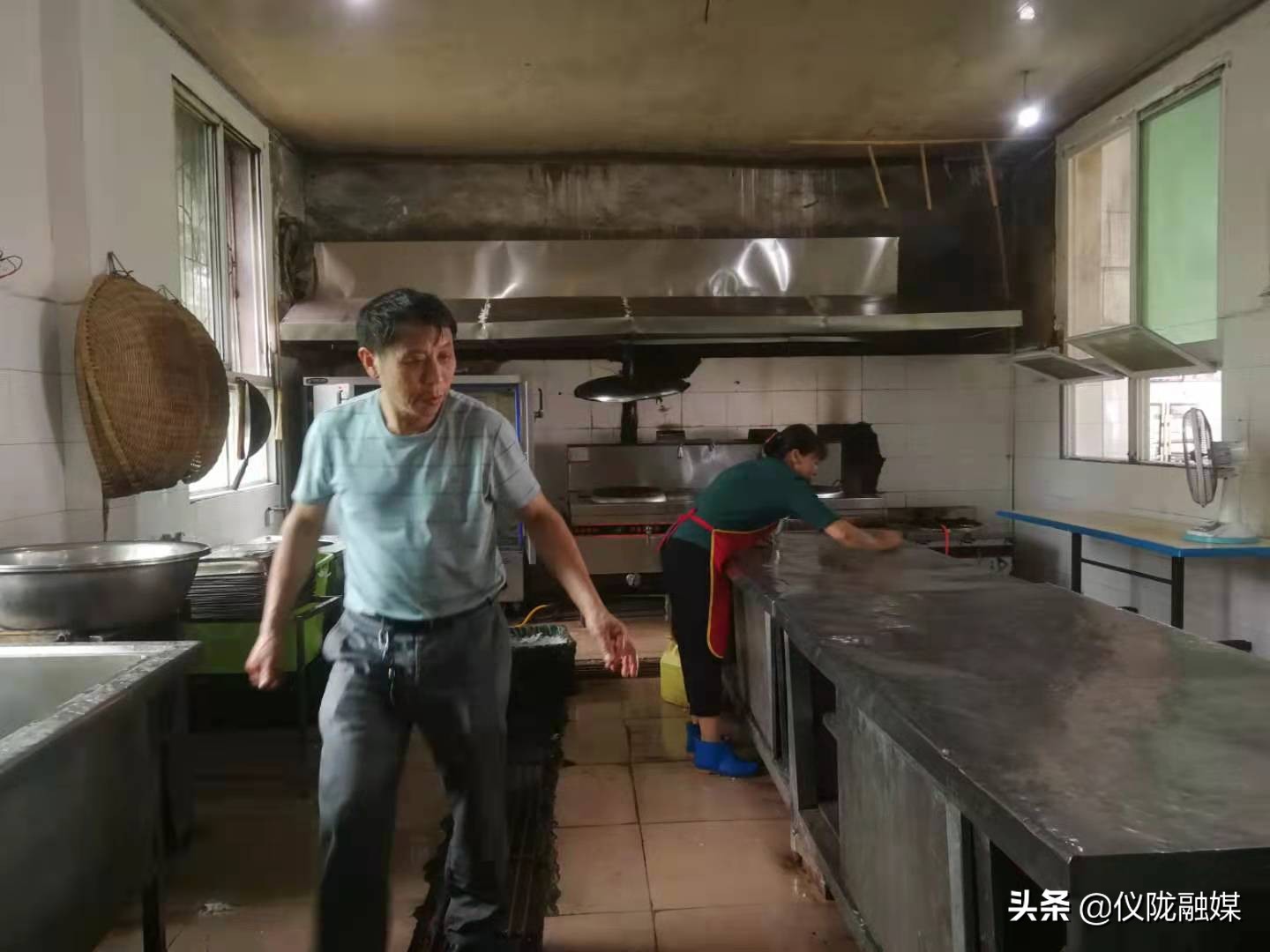 仪陇先锋小学:“学校后勤孺子牛”周天国同志