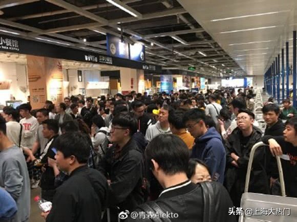 一条地毯炒到万元?沪上这些网红值得排队么