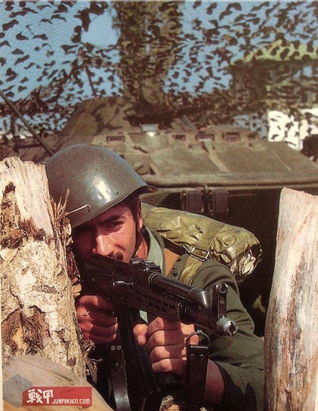 匈牙利陆军装备一览,西德人民军单兵装备