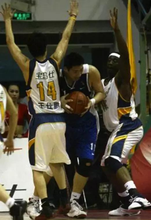 七种防守脚步练习,一次训练多种防守脚步