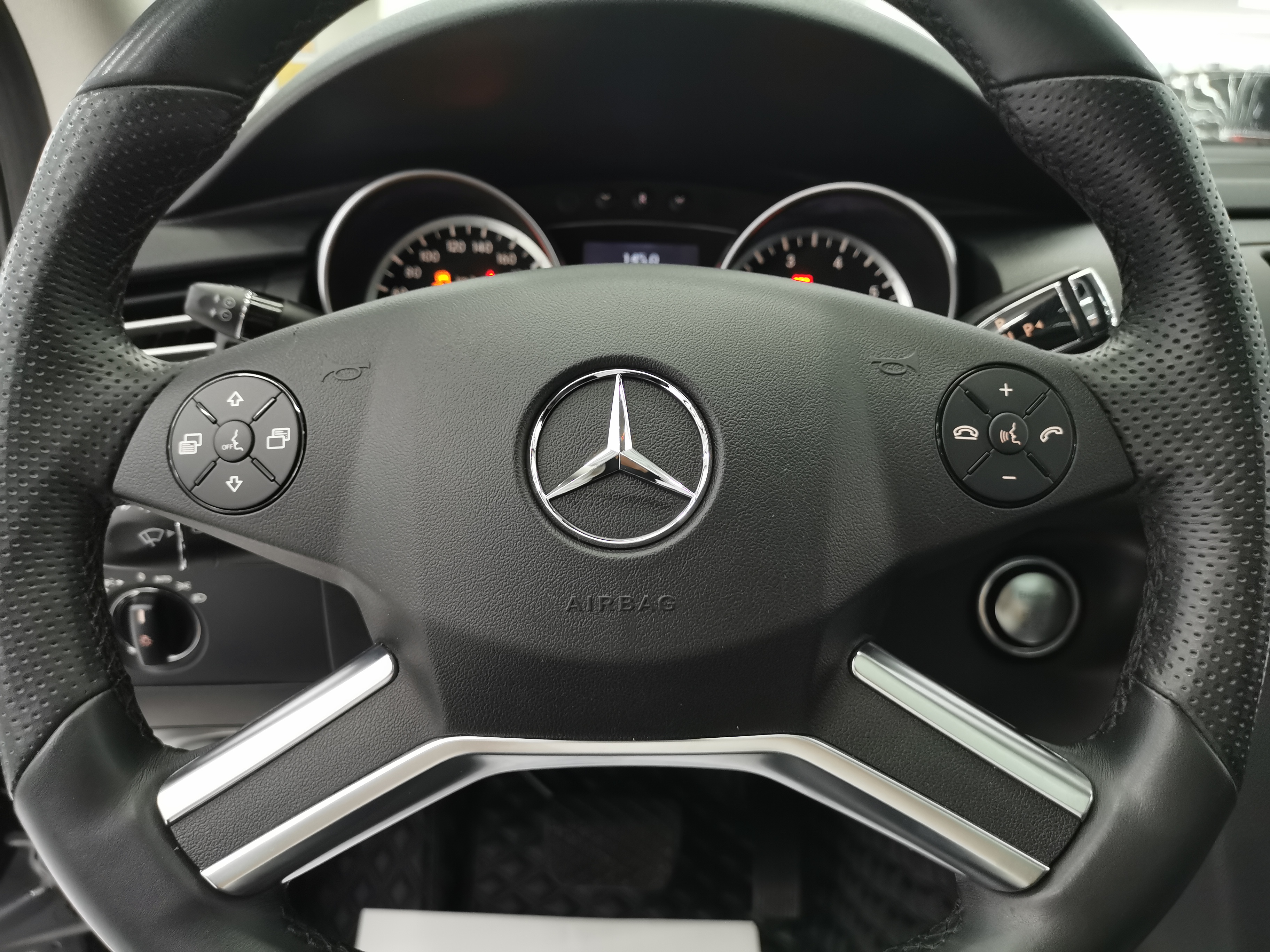 奔驰商务r400,被遗忘的老奔驰