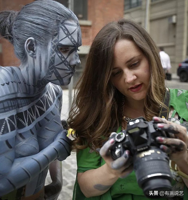 6幅欺骗双眼的人体绘画,仔细看看才发现模特躲在画中