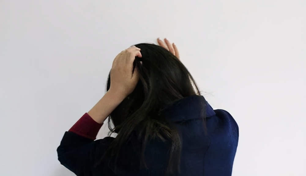 抑郁症一直拖着不治，会带来怎样的结果？自己会好吗？