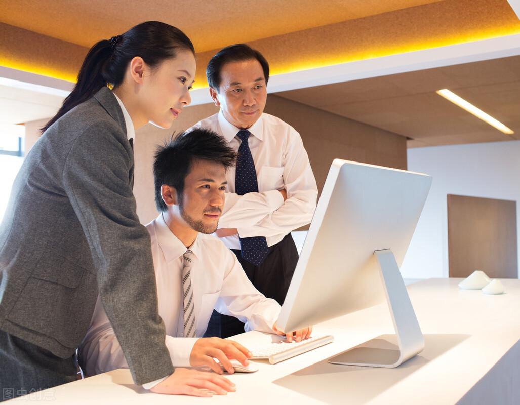 毕业后选择什么行业有前景,毕业季礼品定制行业前景如何