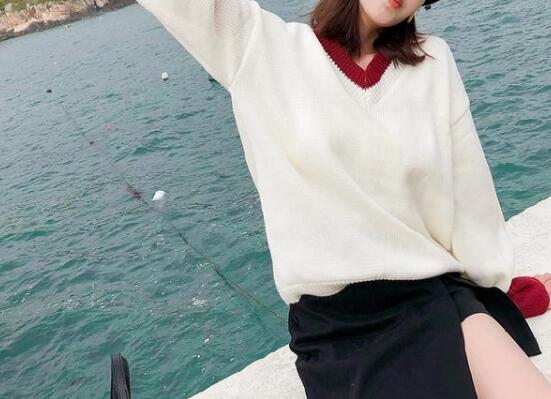 衣服v领太低穿什么打底,v领衣服太低怎么改视频