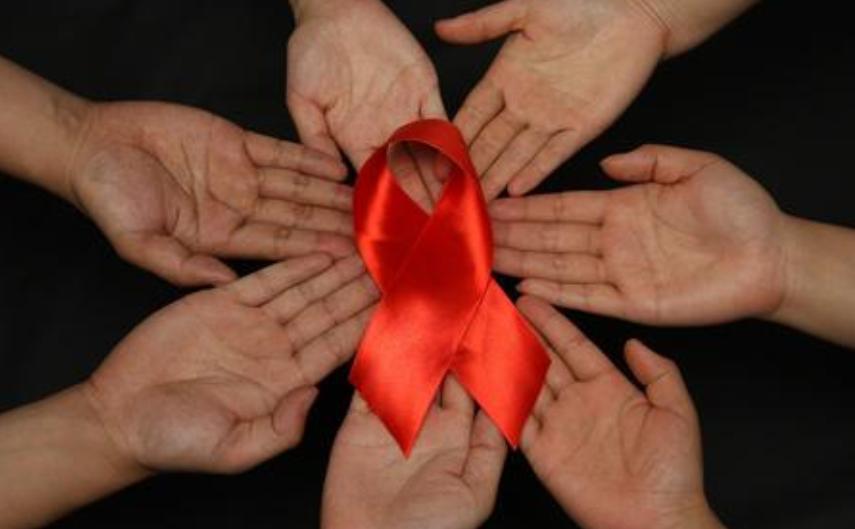 打耳洞有可能感染艾滋病吗,穿耳洞纹身会得艾滋病吗