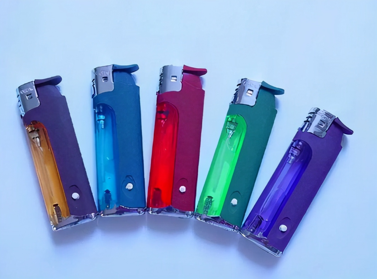 中国打火机为什么可以做到1块钱,一元打火机威力