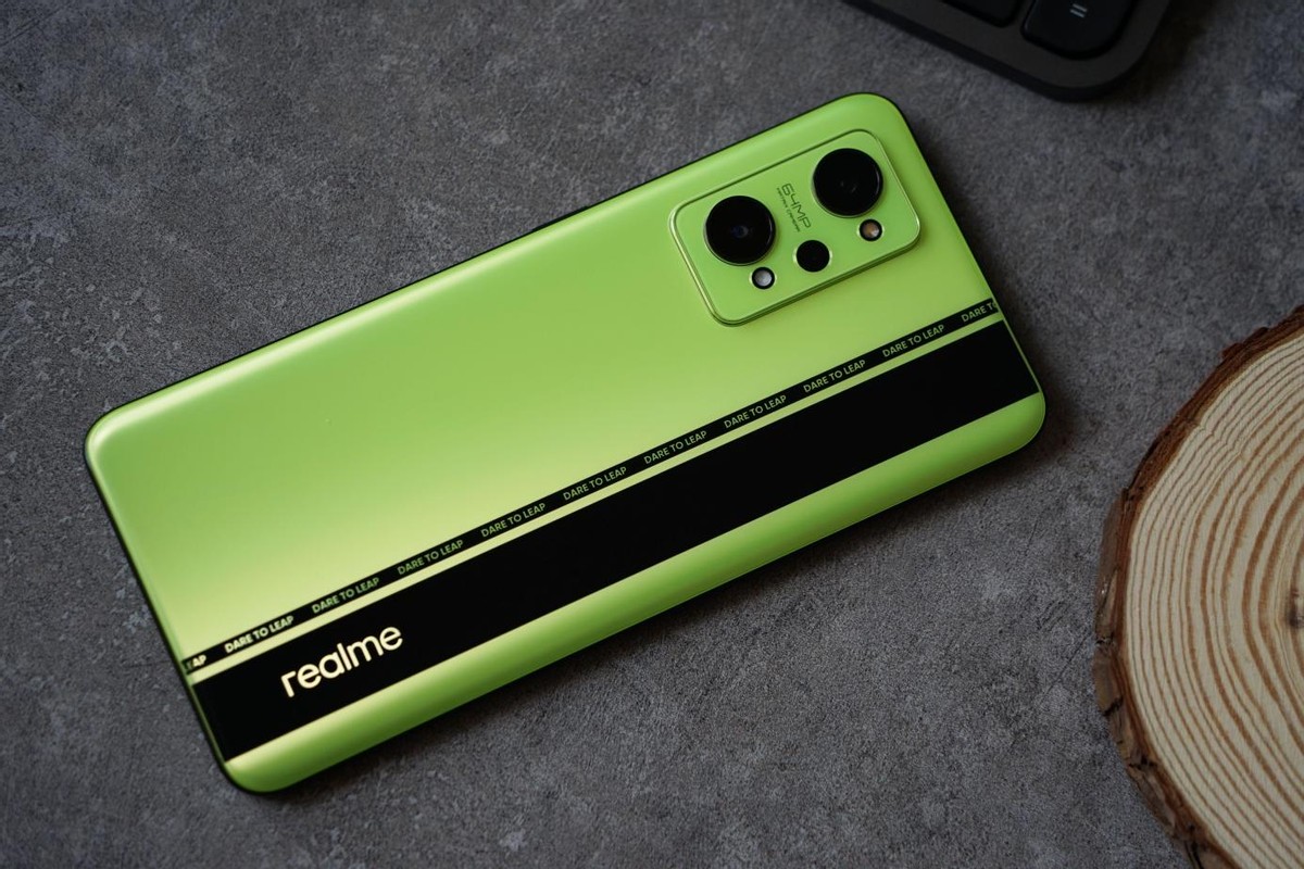 最新oppo和vivo手机哪款性价比高,vivox70pro+和oppofindx5pro