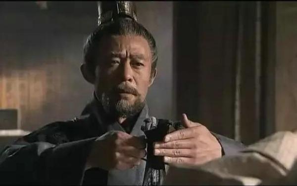 养过牛养过马，五张羊皮被换回，终被封“相”，贵人的帮助很重要