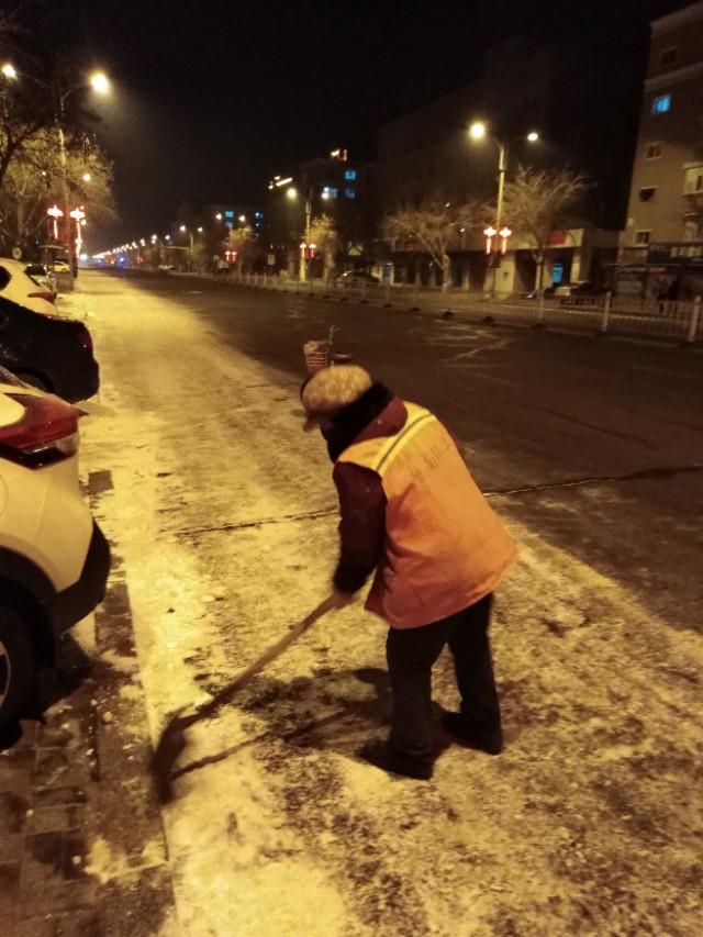 为民服务暖民心疫情防控,防控疫情不松懈为民服务再提升