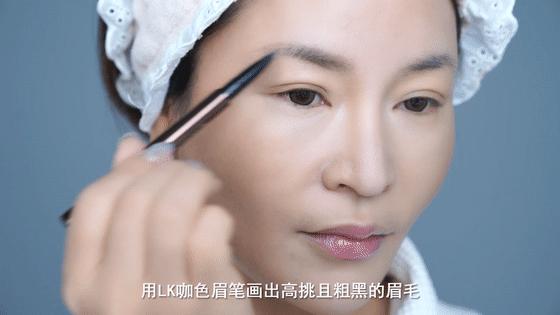 化妆的正确步骤顺序男生简单,雅诗兰黛化妆的正确步骤顺序