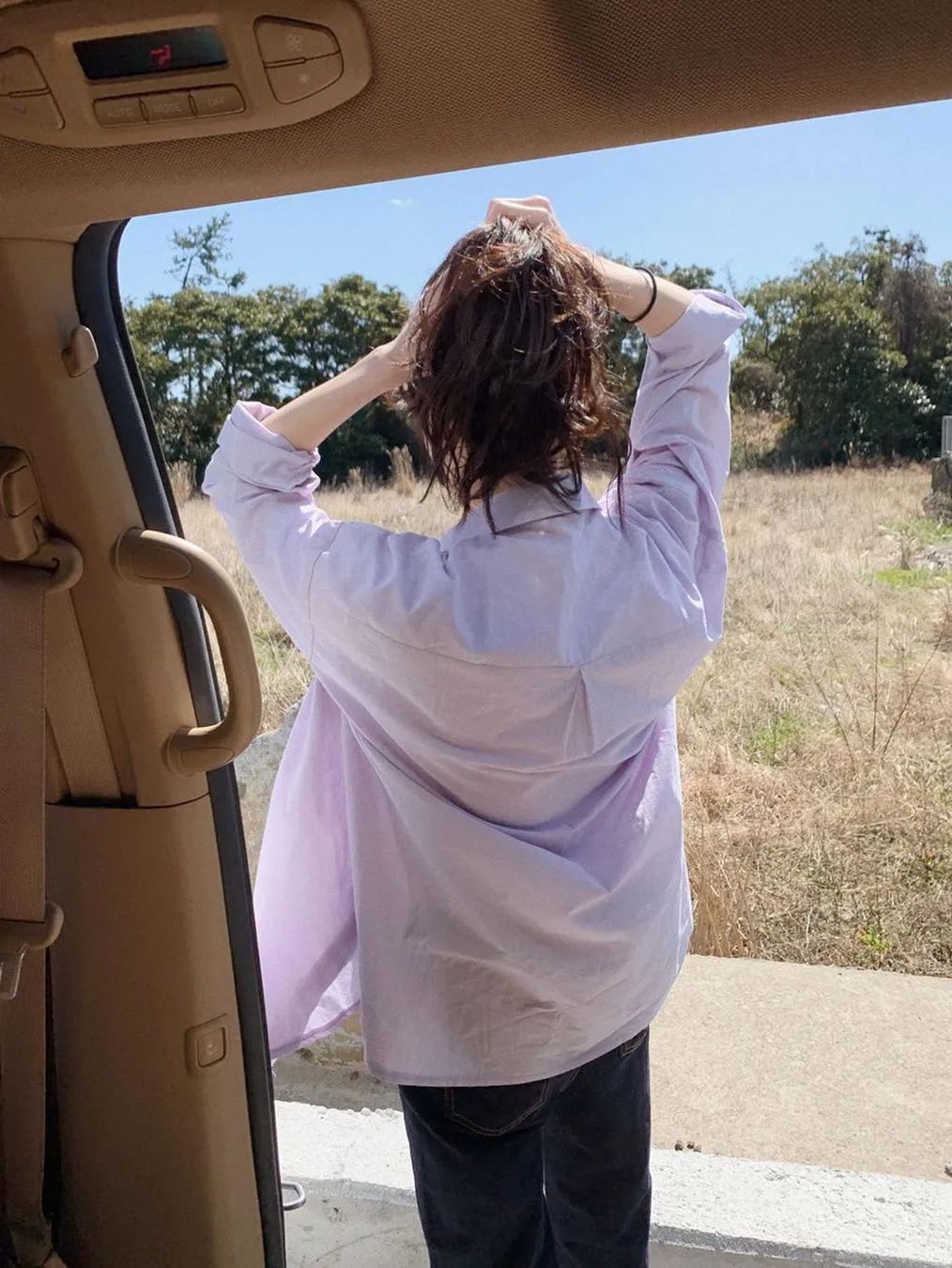 春夏就该选温柔挂！这个颜色的单品你衣柜里有吗？