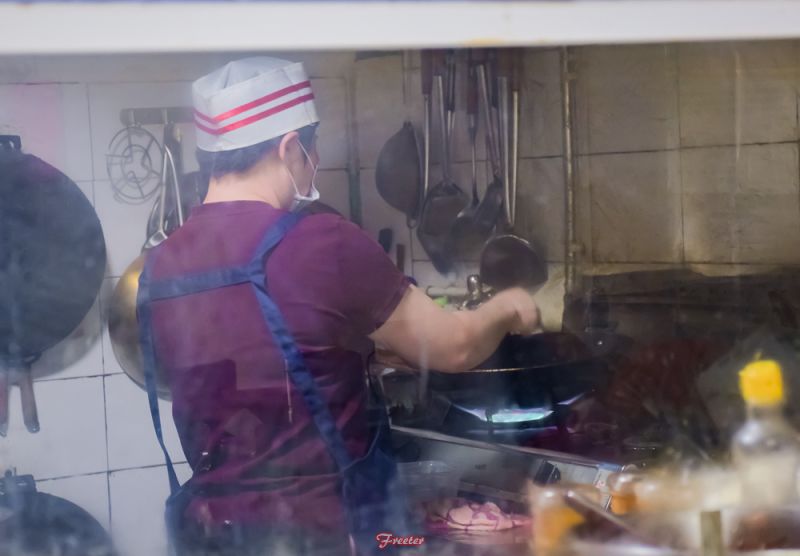 蒜蓉小龙虾肉质q弹吮指美味,充满味蕾的蒜香小龙虾