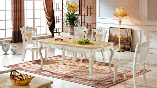 餐桌是选实木还是岩板的,餐桌是买的好还是做的好