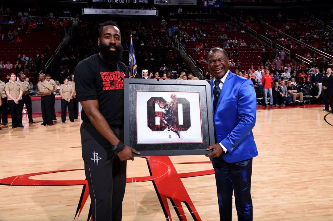 解读詹姆斯打控卫,詹姆斯哈登技能解说