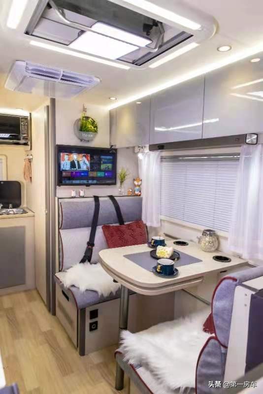 长城炮房车底盘升级气囊,长城炮4座房车测评