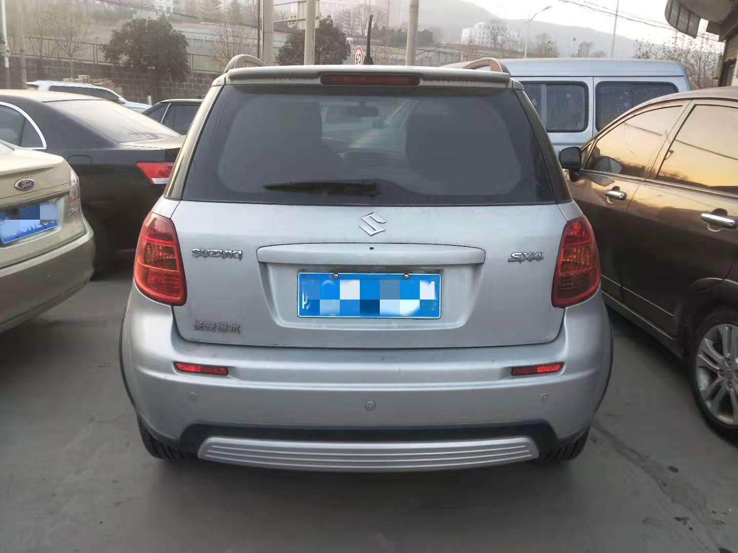 2万能买哪年铃木天语sx4,铃木天语sx4高配和低配区别在哪里